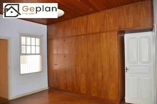 Casa à venda com 4 quartos, 200m² - Foto 4