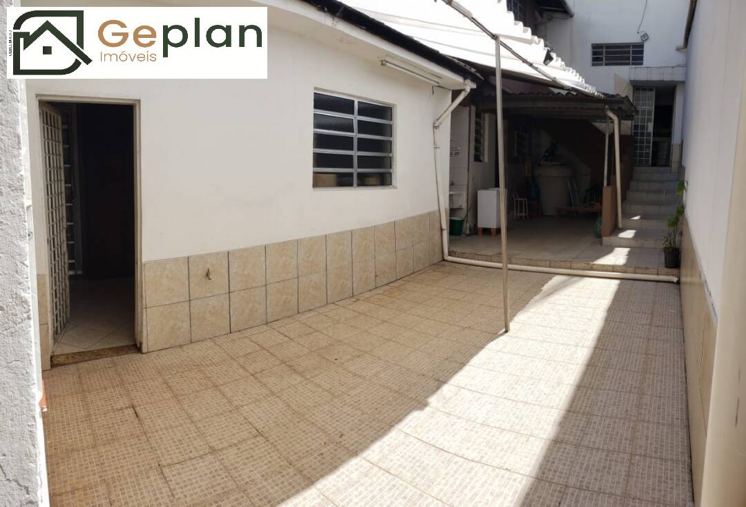 Casa à venda com 4 quartos, 200m² - Foto 23