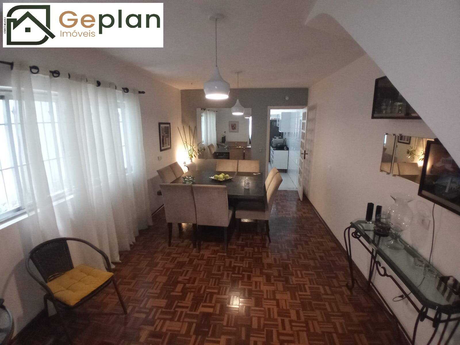 Casa à venda com 3 quartos, 180m² - Foto 1