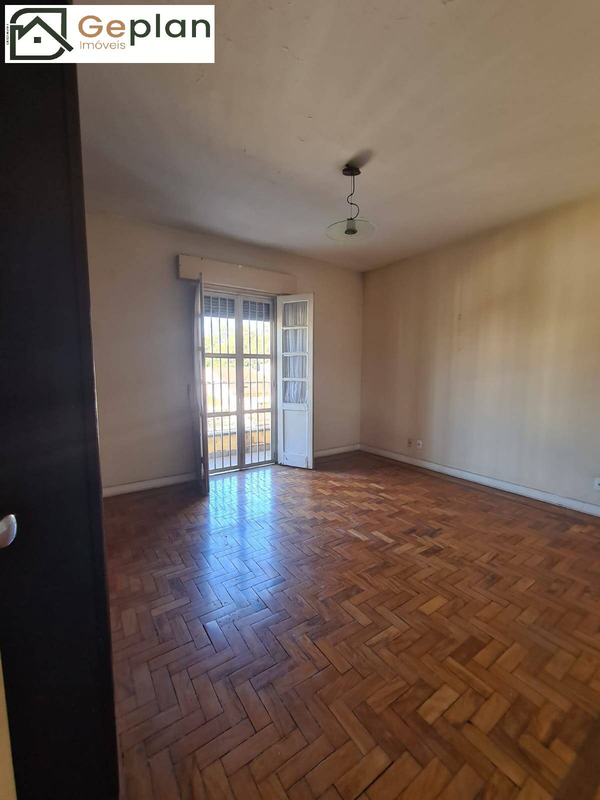 Casa à venda com 4 quartos, 300m² - Foto 2