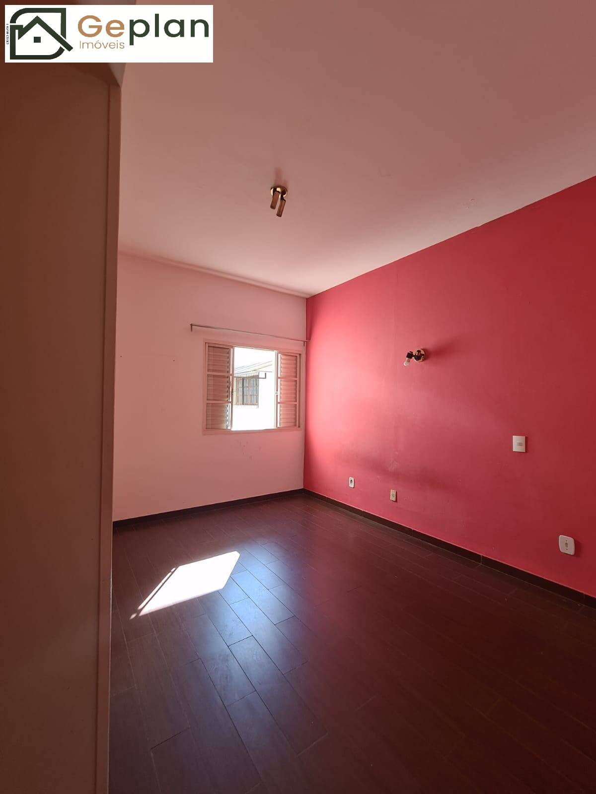 Casa à venda com 4 quartos, 300m² - Foto 27