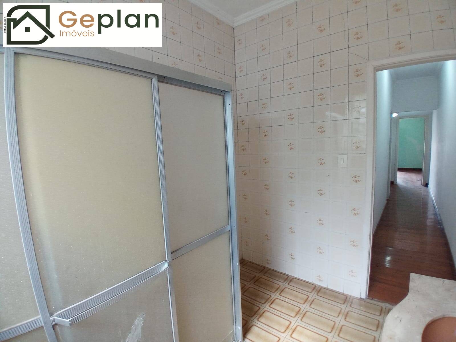 Casa para alugar com 2 quartos, 130m² - Foto 12