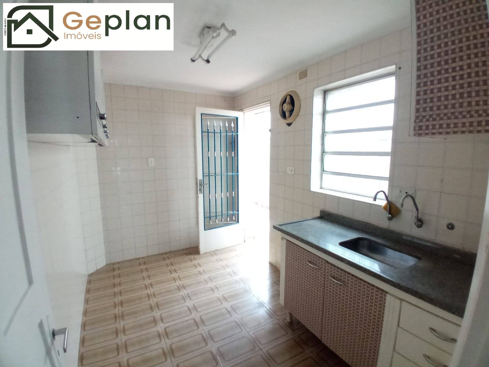 Casa para alugar com 2 quartos, 130m² - Foto 16