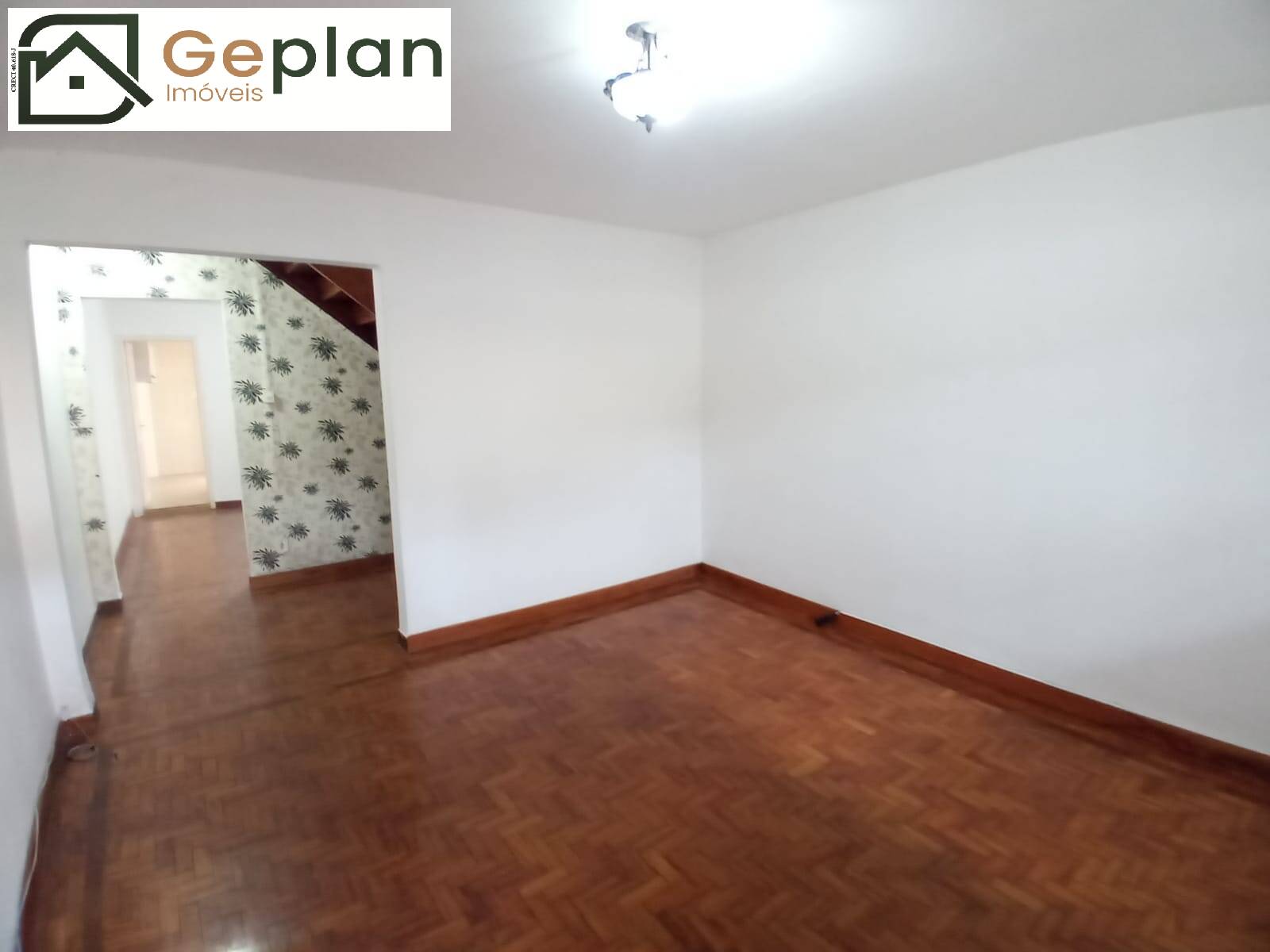 Casa para alugar com 2 quartos, 130m² - Foto 1