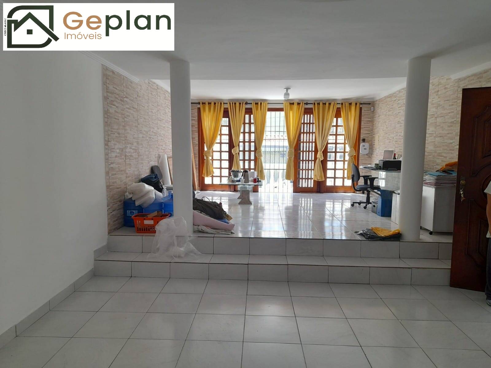 Casa à venda com 3 quartos, 180m² - Foto 1