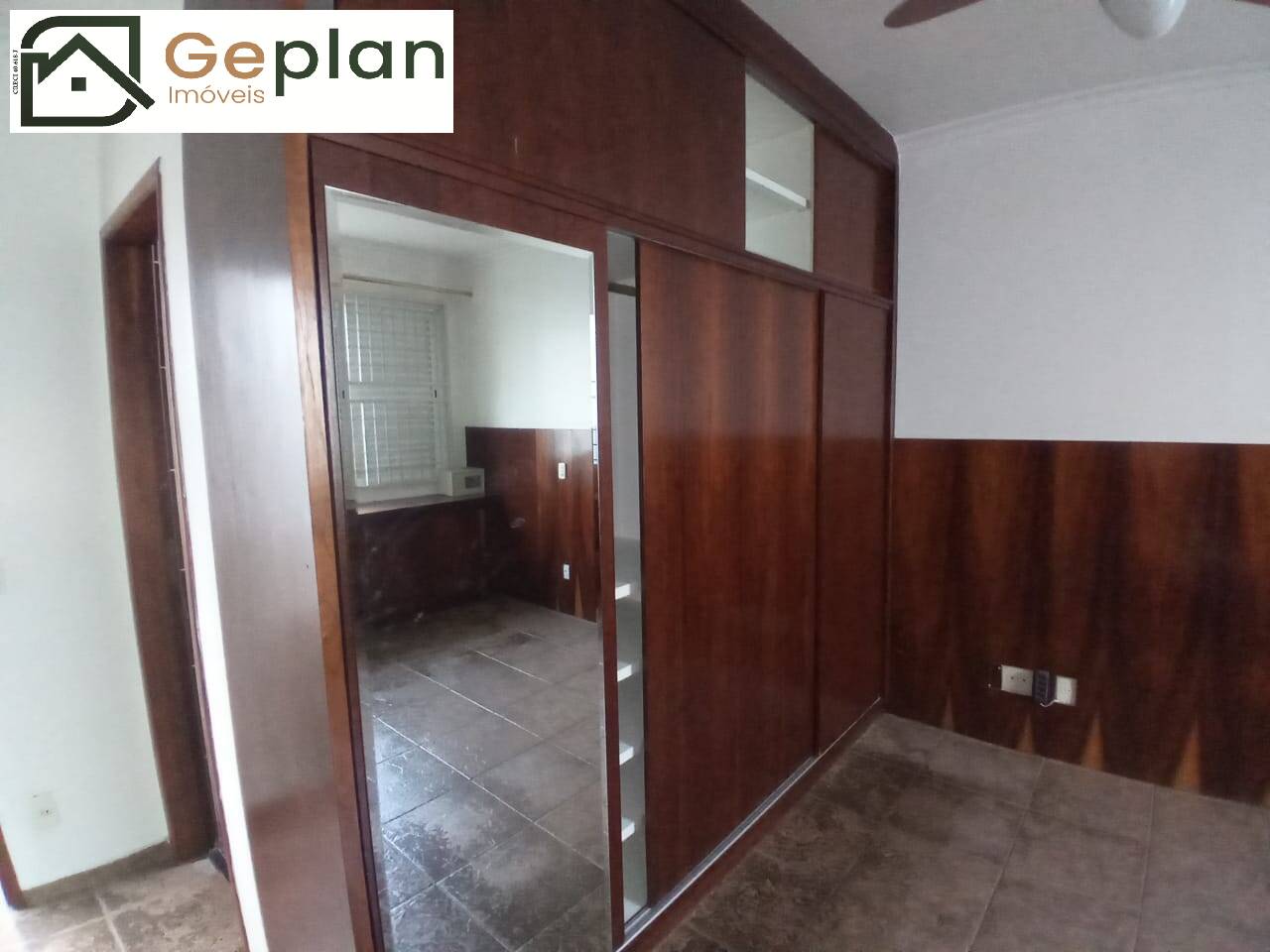 Casa de Condomínio à venda com 3 quartos, 250m² - Foto 40