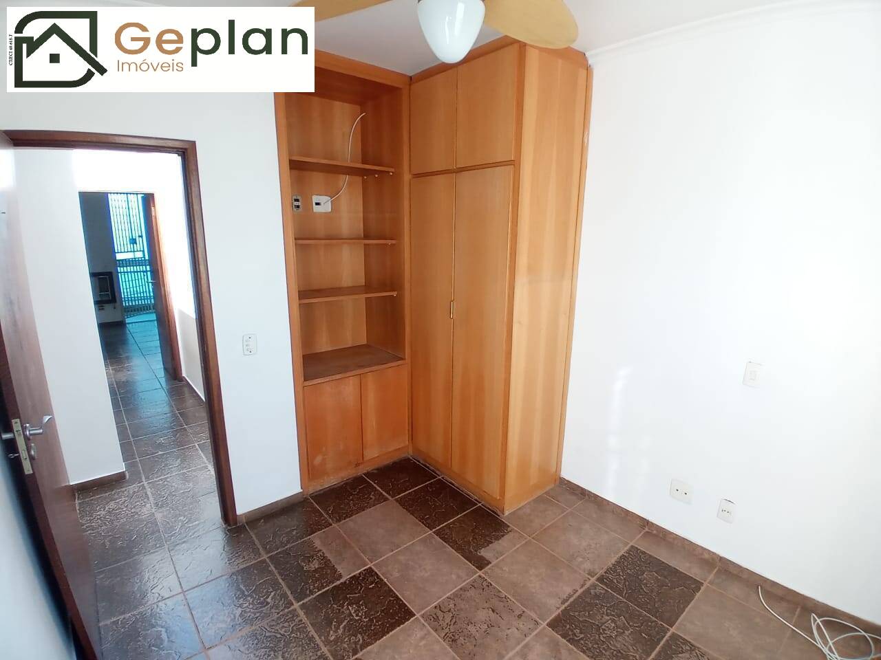 Casa de Condomínio à venda com 3 quartos, 250m² - Foto 19