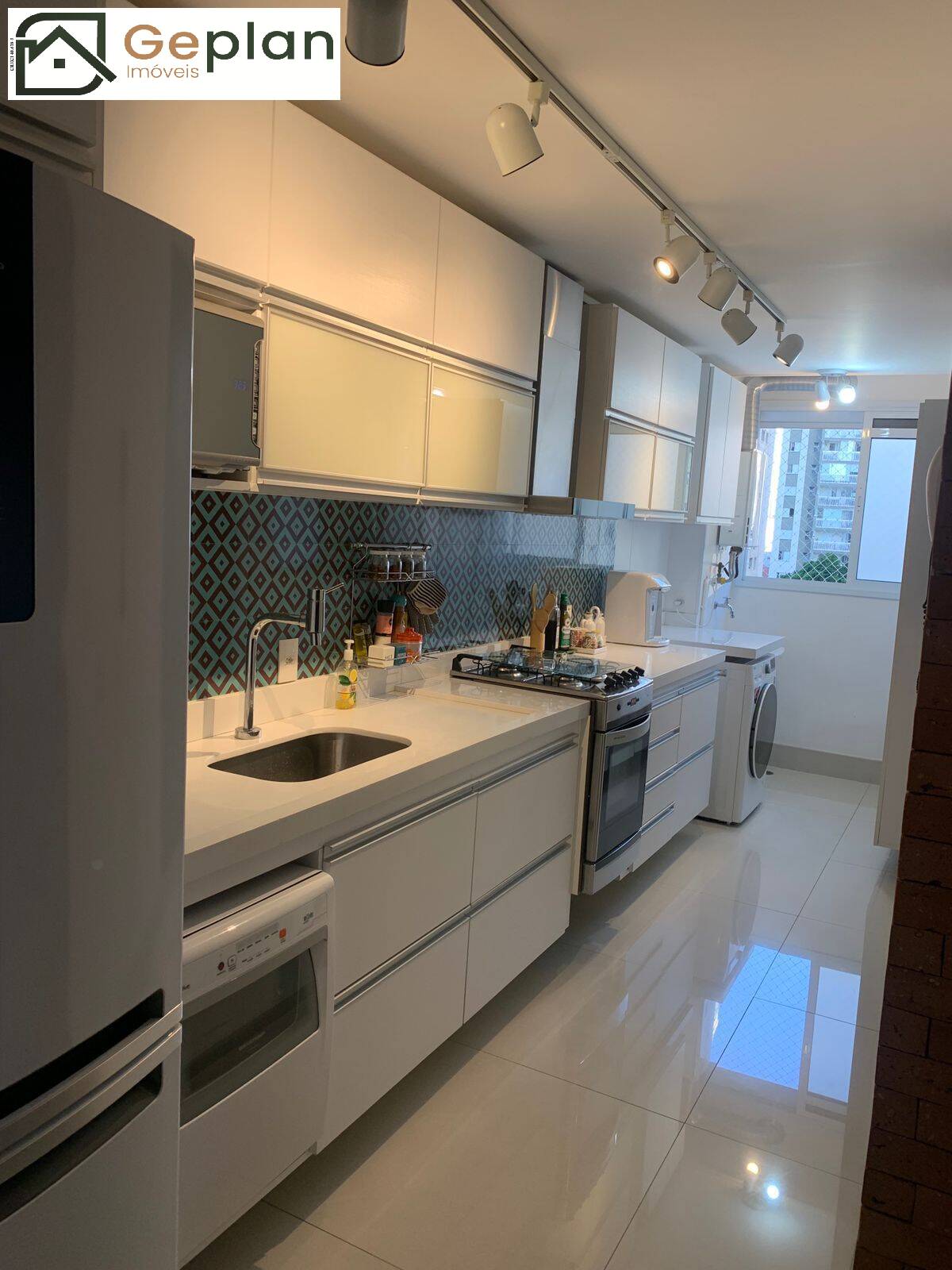 Apartamento à venda com 2 quartos, 64m² - Foto 52