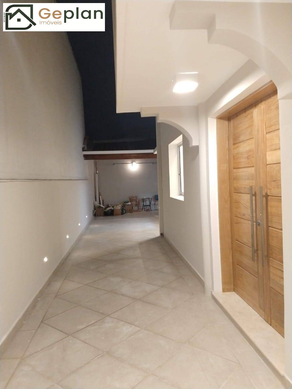 Casa à venda e aluguel com 3 quartos, 120m² - Foto 2