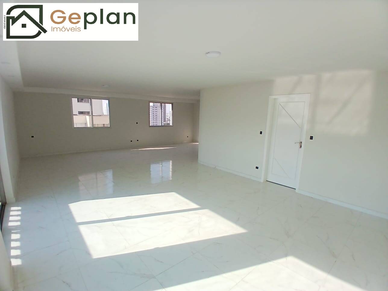 Apartamento à venda, 200m² - Foto 1