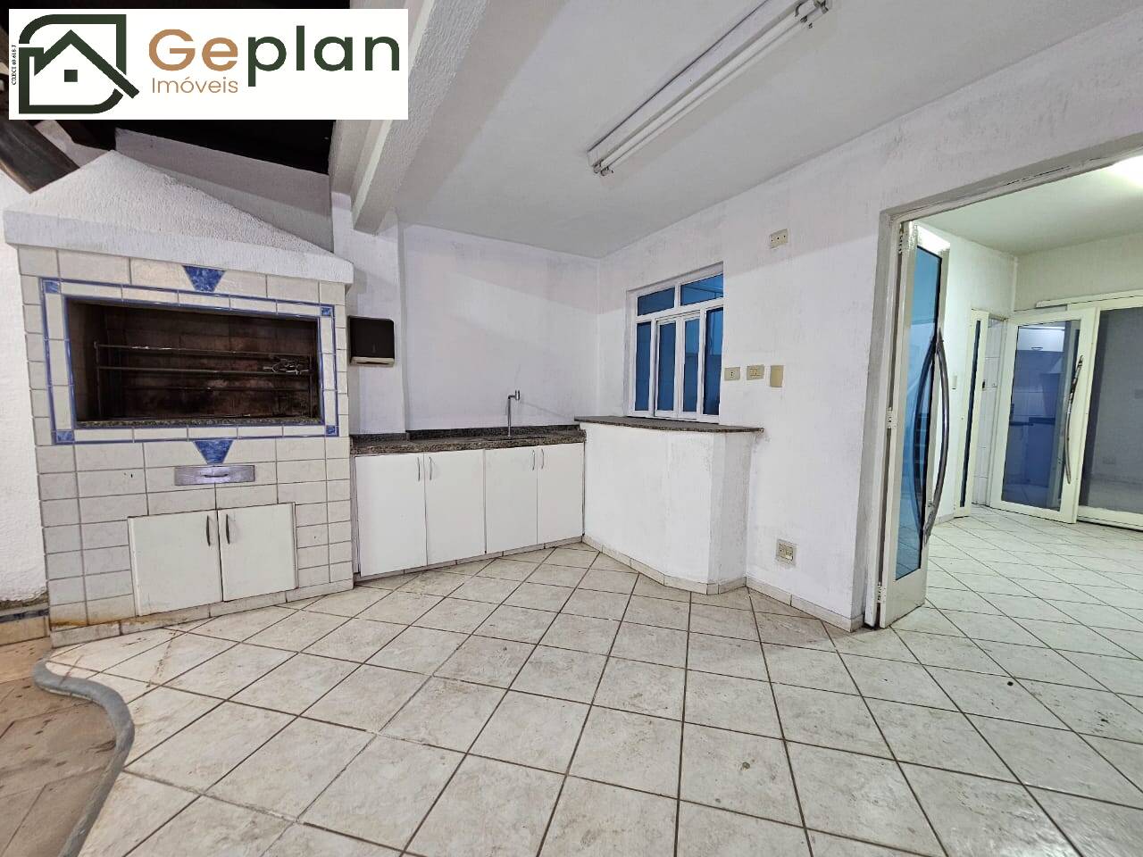 Casa à venda e aluguel com 10 quartos, 380m² - Foto 19