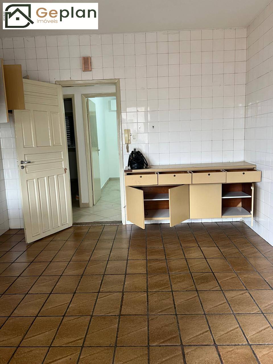 Apartamento para alugar com 3 quartos, 85m² - Foto 9