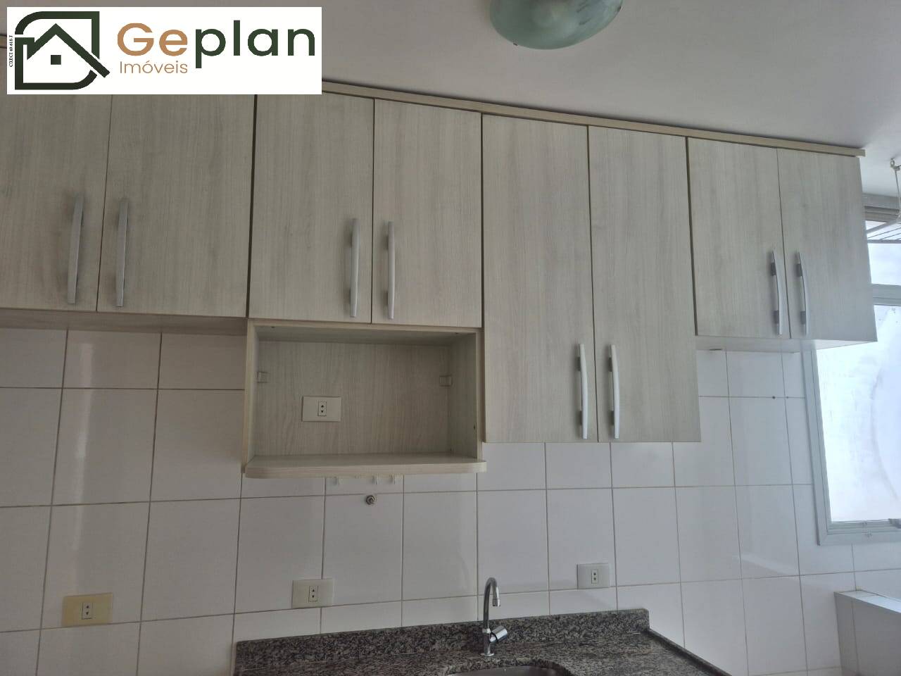 Apartamento para alugar com 2 quartos, 65m² - Foto 17