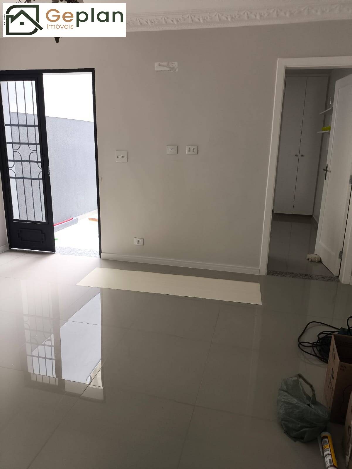 Casa para alugar com 3 quartos, 165m² - Foto 1