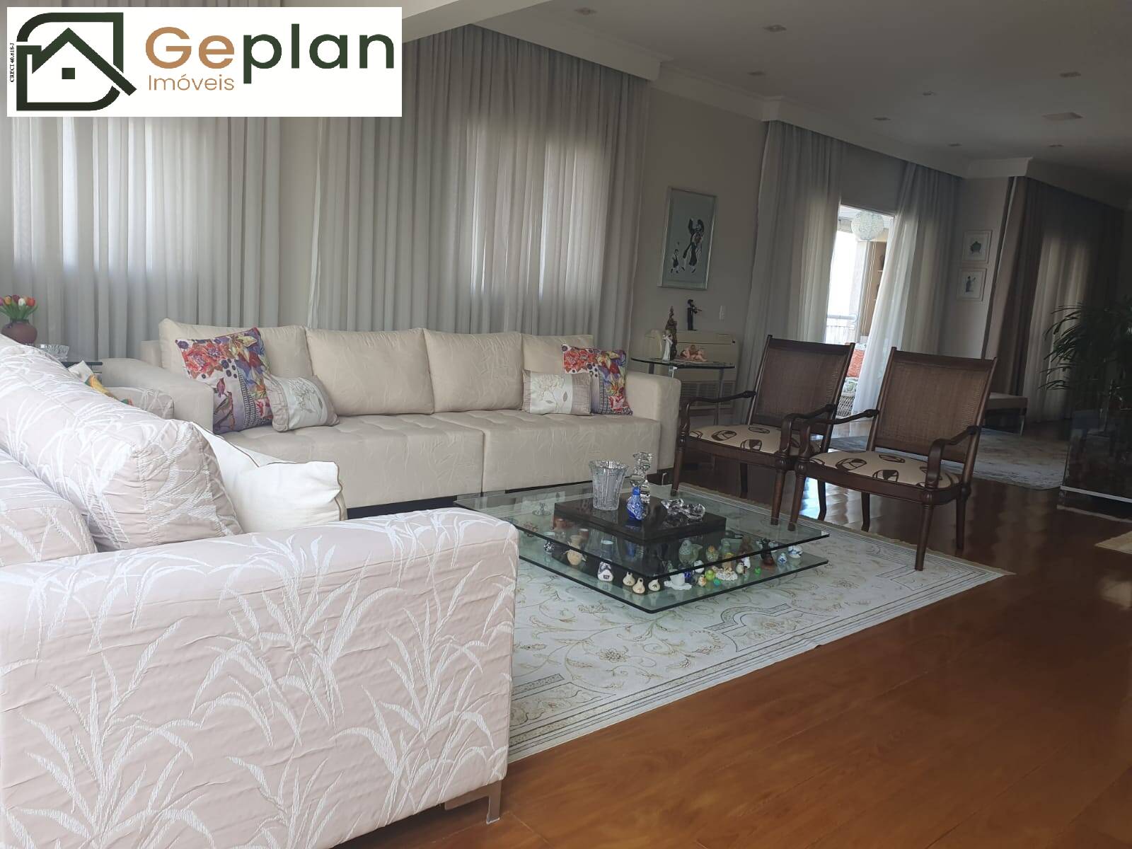 Apartamento à venda com 4 quartos, 425358m² - Foto 1