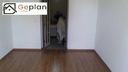 Sobrado à venda com 4 quartos, 240m² - Foto 1