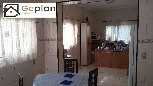 Sobrado à venda com 4 quartos, 240m² - Foto 2