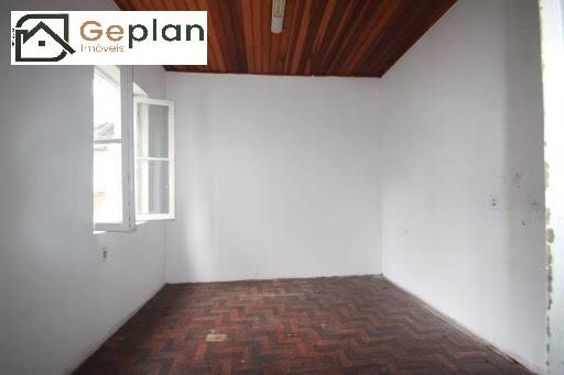 Casa à venda com 2 quartos, 212m² - Foto 4